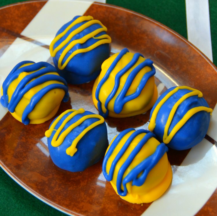 Oreo Cookie Balls in Team Colors