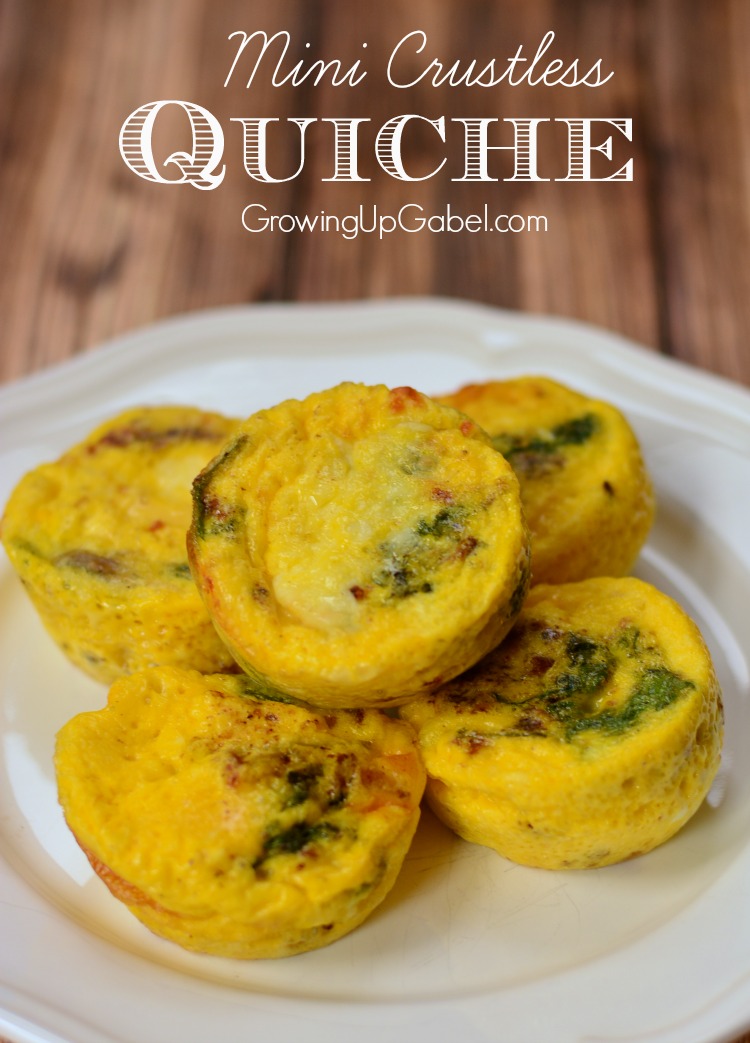 Mini crustless quiche are perfect for easy breakfasts and lunches. Make the mini quiche with your choice of veggies for a healthy homemade meal on the go!