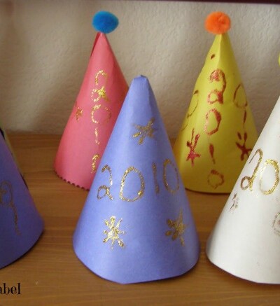 How to Make Party Hats - Growing Up Gabel