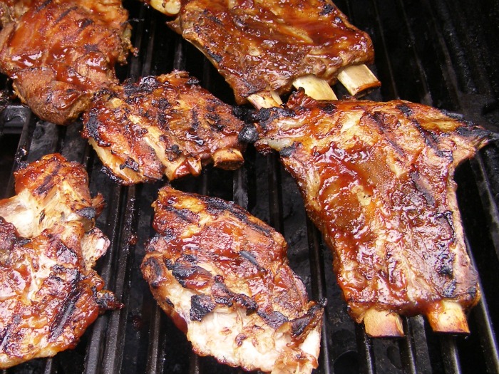 Slow Cooker Ribs from Growing Up Gabel @thegabels #recipe