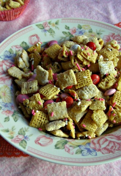 Valentine Chex Mix from Growing Up Gabel @thegabels #recipe