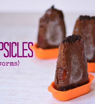 Chocolate pudding makes delicious pudding pops! Add cookies and gummy worms for a frozen dirt dessert.