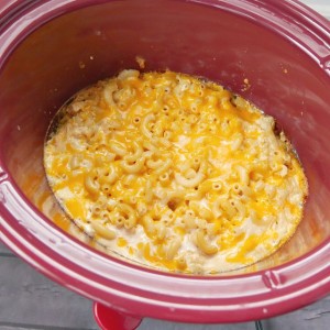 4 Ingredient Slow Cooker Mac and Cheese Recipe