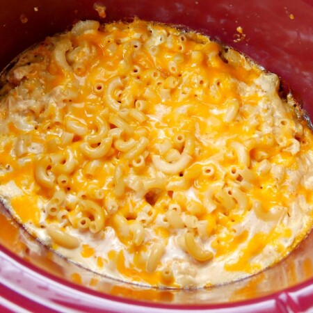 Easy crock pot mac and cheese with uncooked noodles