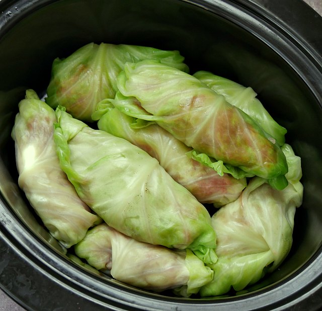 Slow Cooker Cabbage Rolls in Tomato Sauce