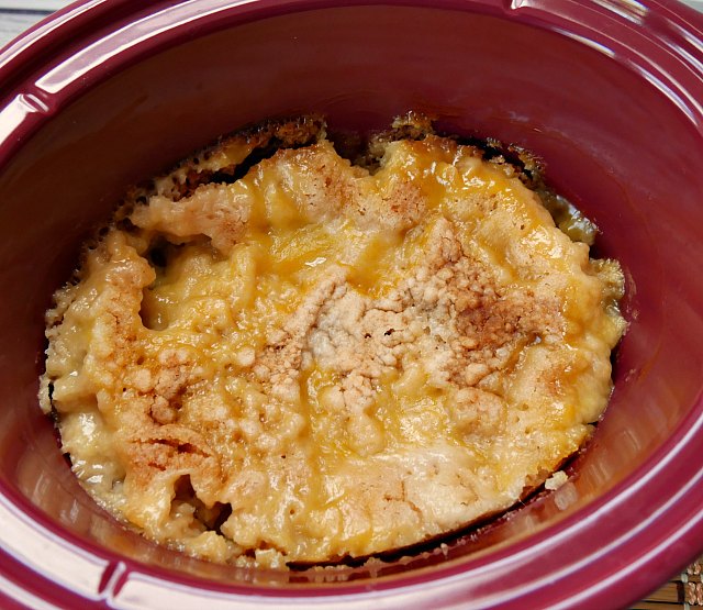 Slow Cooker Peach Cobbler with Cake Mix