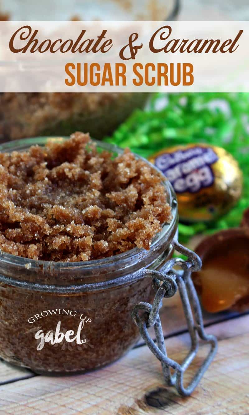 The BEST easy homemade DIY sugar scrub recipe featuring chocolate and caramel! Made with brown sugar and cocoa powder, this makes great gifts! 