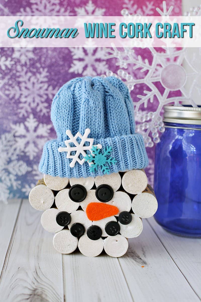 CLICK NOW for great Christmas ideas including this DIY snowman wine cork Christmas craft. #SnowmanCrafts #ChristmasCrafts #WineCorks 