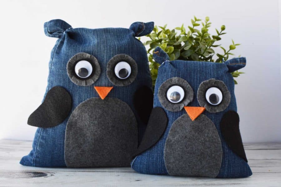 Two owls made out of jeans