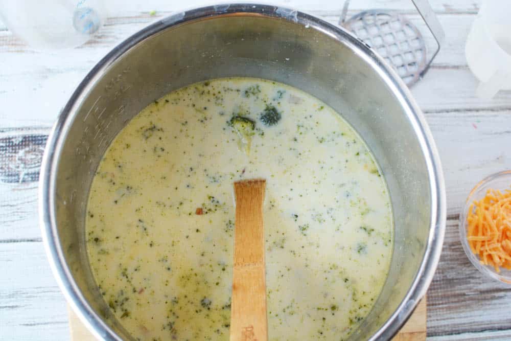 Instant Pot broccoli cheese soup